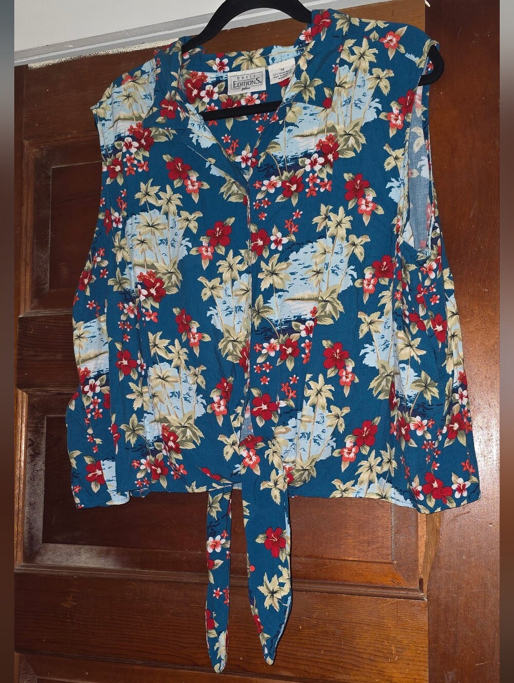 Basic Edition Plus Floral Tie-Front Sleeveless Top